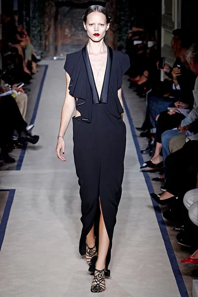 Look 32